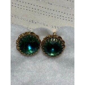 Earrings vintage emerald green glass stone gold toned